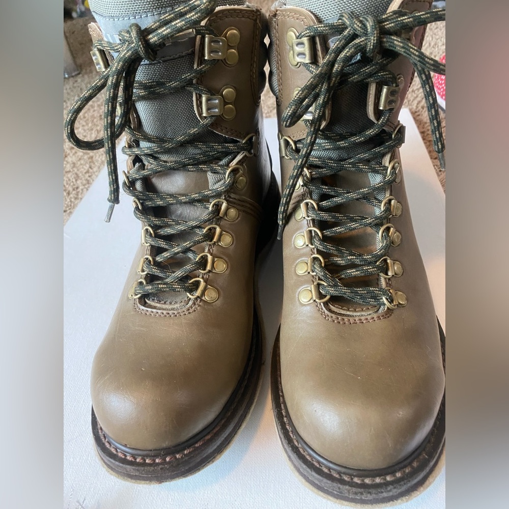 Simms Men’s Felt Bottom, Fly Fishing Brown Leather Boots Size 9